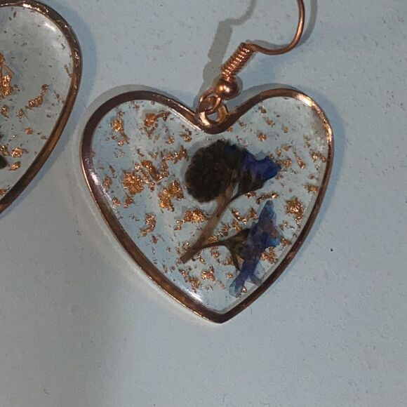 Pressed Flower Drop Heart Earrings - Picture 4 of 5